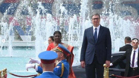 DOBRO NAM DOŠLI U PRIJATELJSKU SRBIJU Vučić sa predsednicom Indije: Potvrđujemo novu eru u odnosima