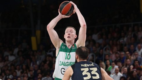 ХОЋЕ ЛИ ЛЕТОНАЦ ЕКСПЛОДИРАТИ: Бивши играч Барселоне је једна од првих нападачких опција!