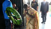 ЗАУВЕК ЋЕ ОСТАТИ УПАМЋЕНИ Председница Индије положила венац на Споменик незнаном јунаку на Авали (ФОТО)