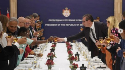 UVEK STE DOBRODOŠLI U NAŠU ZEMLJU Vučić ugostio na večeri predsednicu Republike Indije (FOTO)