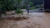 BUJICA NOSI SVE PRED SOBOM: Ulice poplavljene, nevreme napravilo haos u selima kod Kruševca i Trstenika (VIDEO)