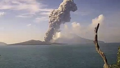 PRORADIO JEDAN OD NAJOPASNIJIH VULKANA: Sedam erupcija na Anak Krakatauu (VIDEO)