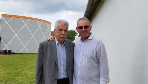 DOŠAO DA ISPOŠTUJE ŽERAVICU: Nikola Plećaš na otvaranju muzeja legendrnom košarkaškom treneru (FOTO)