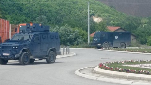 (UŽIVO) PUCNJAVA NA KOSOVU I METOHIJI: Naoružani ljudi sa blindiranim vozilom upali u manastir Banjska