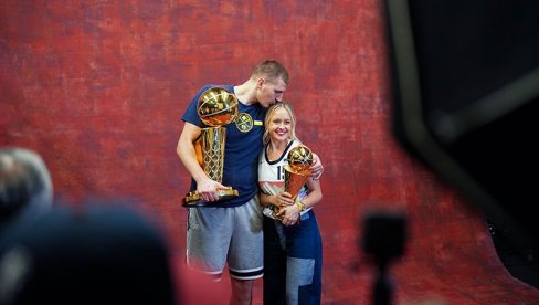 АМЕРИ СЕ КЛАЊАЈУ СРБИНУ: Никола Јокић је постао најбољи кошаркаш света, ево и како