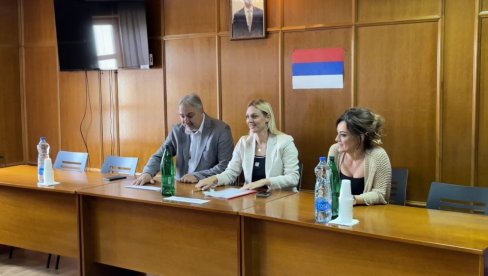 ТАНАСКОВИЋЕВА У МЕРОШИНИ: Министарка најавила појачане инспекцијске контроле при откупу вишње