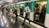 BLOKIRANI U TUNELU DVA SATA, ZBOG VRUĆINE BEŽALI IZ VAGONA: Neshvatljiv incident u pariskom metrou