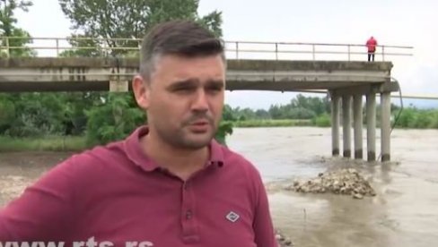 NEMANJA JE SPREČIO VELIKU TRAGEDIJU: Video da nešto nije u redu i uzeo stvar u svoje ruke pre nego što se most srušio (VIDEO)
