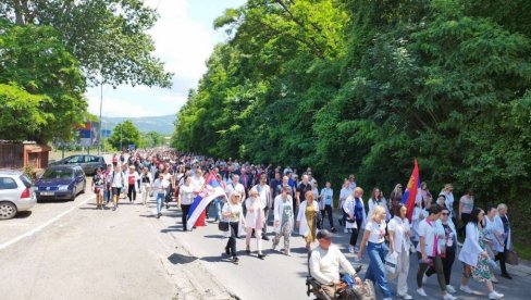 ОКУПЉА СЕ НАРОД ИЗЛОЖЕН ТИРАНИЈИ: Срби са Косова и Метохије данас доносе Видовданску декларацију српског народа