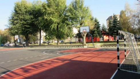 NOVI GOLOVI I KOŠEVI ZA BLOK PARTIZAN Rekonstrukcija sportskih terena u najnaseljenijem delu Bačke Palanke