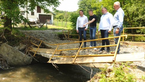 САНАЦИЈА ПРЕМА ПРИОРИТЕТИМА: Министар Мартиновић обишао поплављена подручја у Врњачкој Бањи (ФОТО)