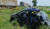 DEVOJČICA (15) I MLADIĆ (18) STRADALI U SAOBRAĆAJNOJ NESREĆI: Voz udario automobil u Vrčinu, jedna osoba povređena