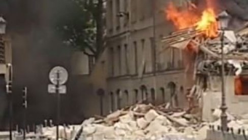 СНАЖНА ЕКСПЛОЗИЈА У ПАРИЗУ: Пожар захватио више зграда (ВИДЕО)
