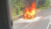 POŽAR NA TOPČIDERU: Zapalio se automobil kod Miloševog konaka, gori kao buktinja (VIDEO)