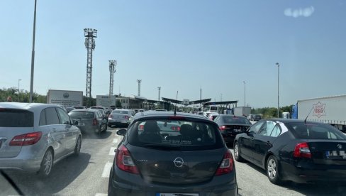 HAOS NA GRANICI: Čekanje i do 4 sata, evo gde je situacija najkritičnija