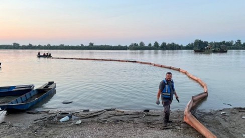 KAPETANU BUGARSKOG BRODA ODREĐEN PRITVOR DO 30 DANA: Saslušan sa posadom  u Tužilaštvu u Bačkoj Palanci zbog izlivanja nafte u Dunav