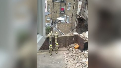 КАТАСТРОФА У ЛОНДОНУ: Срушила се зграда, ватрогасци евакуисали становнике и претраживали рушевине (ФОТО/ВИДЕО)