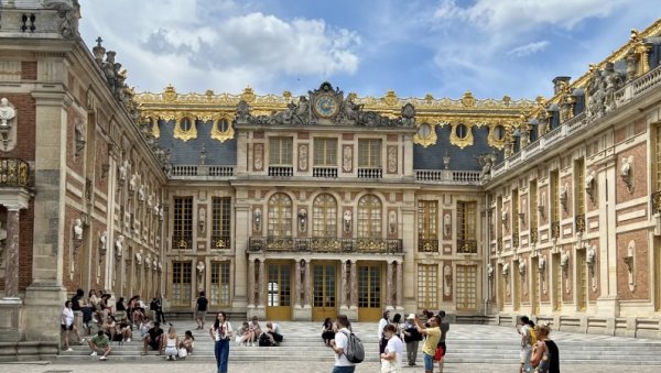 НОВА УЗБУНА У ВЕРСАЈУ: Евакуисана чувена палата