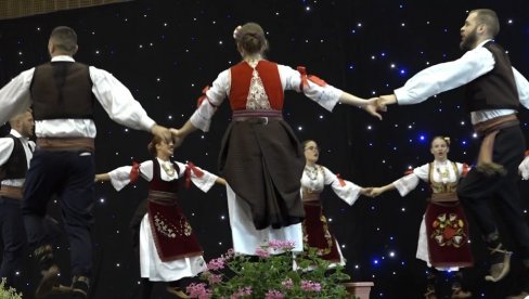ЧУВАРИ ТРАДИЦИЈЕ: У Бајмоку одржана најстарија смотра фолклора на Балкану