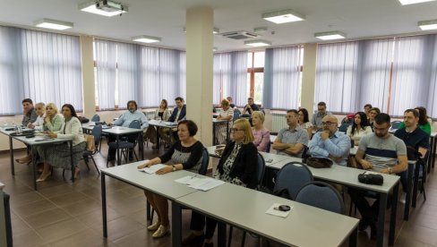 GRANICE SRPSKE KNJIŽEVNOSTI: Tekst Deklaracije koja je usvojena na IV interkatedarskoj srbističkoj konferenciji u Tršiću