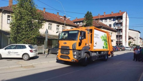 TRGOVIŠTE DOBILO NOVI KAMION ZA SMEĆE: Novi kamion će doprineti efikasnijem upravljanju otpadom
