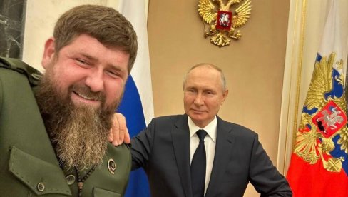PUTIN U IZDANJU U KOM GA NE VIĐAMO ČESTO: Kadirov objavio selfi iz Kremlja, ruski lider imao poseban zahtev za njega