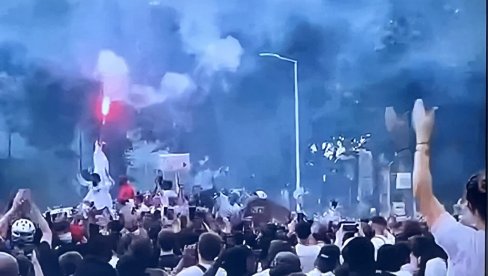 CRNI DIM NATKRIO PREDGRAĐE PARIZA: Neredi posle povorke organizovane u sećanje na sedamnaestogodišnjaka koga je ubio policajac