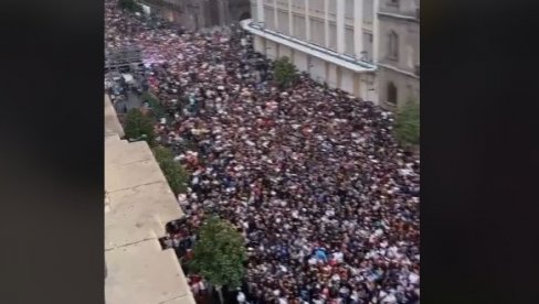 SNIMAK IZ FRANCUSKE: Protest u Nanteru okupio veliki broj ljudi (VIDEO)