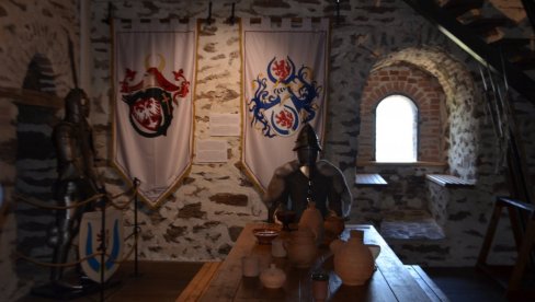ОЖИВЕЛО СЕДАМ ВЕКОВА: У средњовековном замку у Вршцу отворена прва стална поставка о животу унутар камених зидина (ФОТО/ВИДЕО)