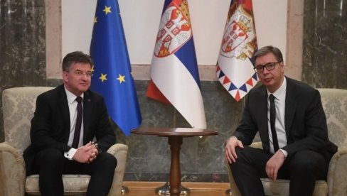 SASTANAK U BEOGRADU: Vučić sutra sa Lajčakom