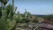 „Тимски рад је кључан“: Руски војници изводе борбене вежбе на полигонима близу линије фронта