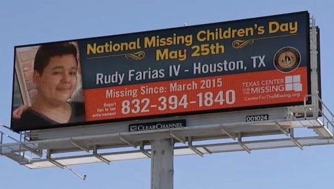 SVE VREME JE BIO KOD KUĆE SA MAJKOM? Otkriveni novi detalji navodnog nestanka mladića u Teksasu, javnost u neverici (VIDEO)