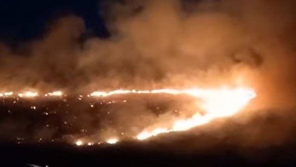 ДИМЉЕЊЕ КОШНИЦА ПОШЛО ПО ЗЛУ: Шумски пожар у Грчкој, велики број ватрогасаца на терену (ВИДЕО)