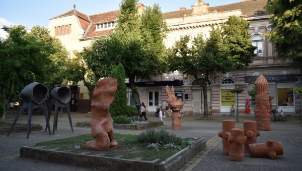СВЕТСКИ СКУП ВАЈАРА: У Кикинди свечано отворен симпозијум скулптуре у теракоти Терра (ФОТО/ВИДЕО)