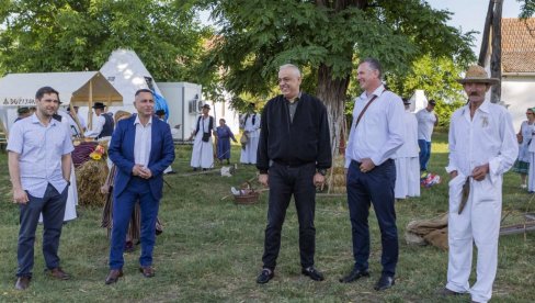 ТРАДИЦИЈА КОЈА ЖИВИ: Градоначелник Суботице Стеван Бакић присуствовао Такмичењу рисара у Ђурђину (ФОТО)