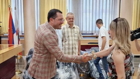 BESPLATNA AUTOSEDIŠTA ZA BEBE: Opština Lazarevac nastavlja sa akcijom pomoći roditeljima