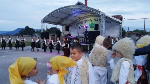 NASTAVAK „MUZIČKOG KARAVANA“: Zabavni programi u paraćinskim selima