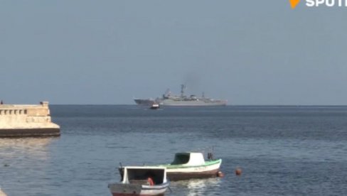 OPREMLJEN NAJSAVREMENIJOM OPREMOM: Ruski brod za obuke „Perekop“ stigao na Kubu (VIDEO)