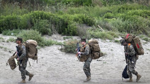 НАКОН ПАДА АСАДА: Америчке трупе остају у Сирији