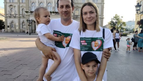MEDENJAK ZA LAVA: Humanitarna akcija na Trgu slobode u Novom Sadu