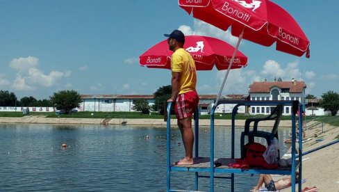 ВЕЋ ДВЕ ИНТЕРВЕНЦИЈЕ СПАСИЛАЦА: На Градском језеру у Вршцу о безбедности брине 17 људи