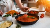 RUČAK ZA 15 MINUTA: Domaći napuljski sos od paradajza za špagete (RECEPT)