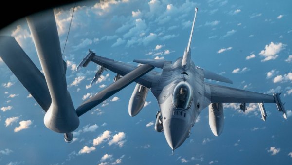 САД СЕ ИГРАЈУ ВАТРОМ Нови инцидент на небу изнад Сирије: Амерички ловац Ф-16 држао на нишану руски авион