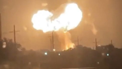 VELIKI RUSKI NOĆNI NAPAD NA ODESU: Eksplozije i požari širom grada, goreli stanovi i automobili (FOTO/VIDEO)