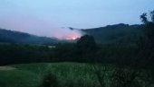 ЖИВЕ ПОРЕД ДЕПОНИЈЕ: Муке житеља села код Крушевца - Кад избије пожар, дим долази до кућа (ФОТО)
