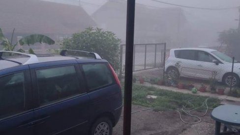 РЕЗУЛТАТИ УСКОРО НА ГРАДСКОМ САЈТУ: Чека се потврда надлежних је ли било загађења ваздуха после пожара на депонији код Крушевца  (ФОТО)