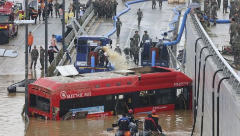 RASTE BROJ STRADALIH: Predsednik Južne Koreje krivi zvaničnike za haotičnu situaciju i poplave