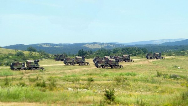КАДА ЗАГРМЕ НОРА И ОГАЊ: Погледајте како изгледају бојева гађања војске Србије на Пасуљанским ливадама (ФОТО)