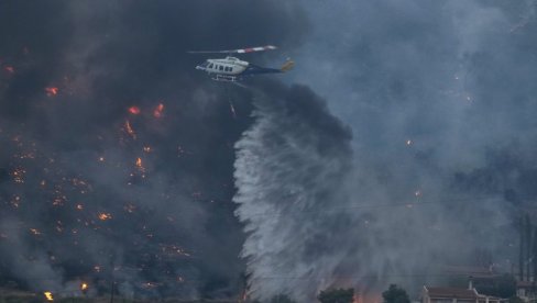 GRČKA U PLAMENU: Drugi dan borbe sa požarima na četiri fronta - evakuisano više od 1.000 dece