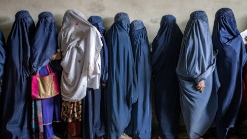 NE SMEJU DA IZLAZE IZ KUĆA: U izveštaju Misije UN u Avganistanu ukazano na težak položaj žena